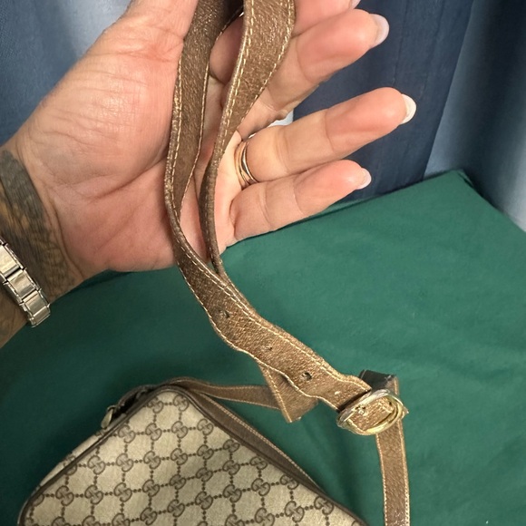 Gucci Signature Brown and Cream Crossbody Bag - Picture 7 of 14